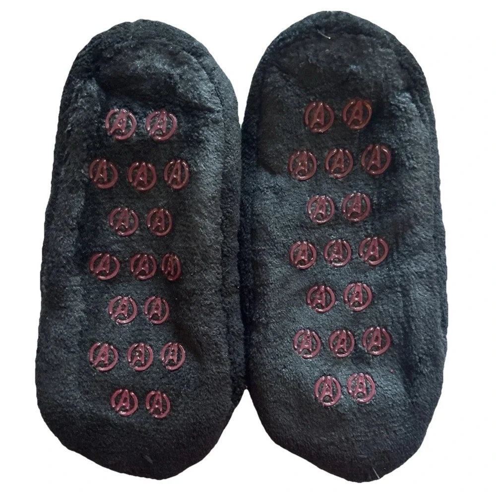 New Kids‎ The Avengers Slippers Super Soft Fleece Lined Size Medium/Large Black